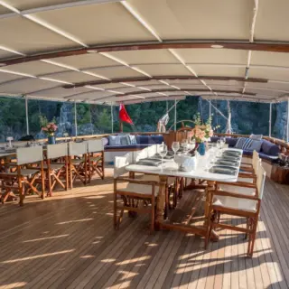 HOLIDAY X - Image 12