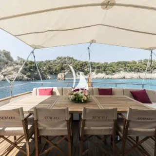 SEMAYA - Upper deck dining area