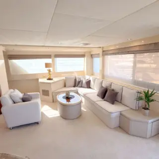 LADYSHIP - Main Saloon - Seating area Bar new