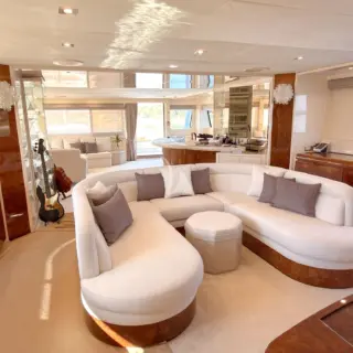 LADYSHIP - Main Saloon with Bar new