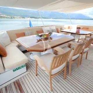 Upper deck - Dining area