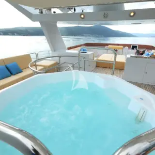 Sun deck - Jacuzzi