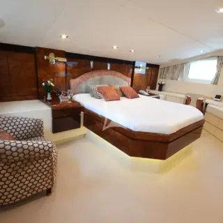 LADYSHIP - Full beam Master cabin - main deck