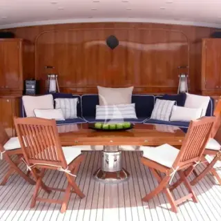 SUNDECK LOUNGE