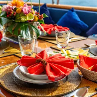 Main Deck Dining Aft - Detail