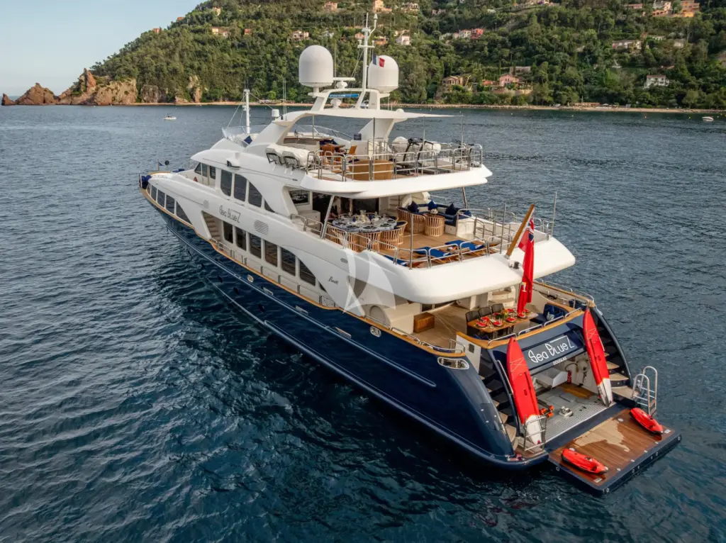 SEA BLUEZ - At Anchor