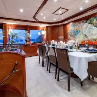 Main deck dining