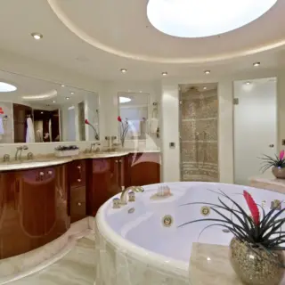 Master en-suite facilities