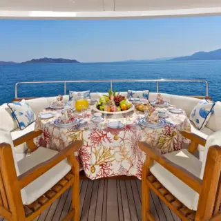 Upper deck dining