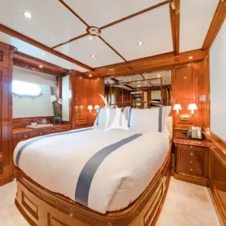 Aura - Port Double Cabin