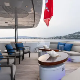 Main deck aft