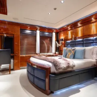 Double cabin