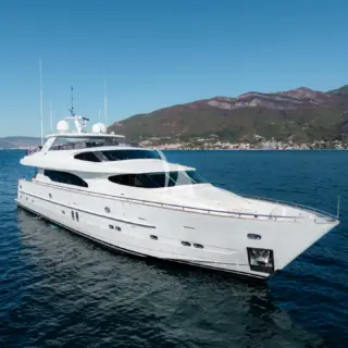 ANNABEL II - Bow view
