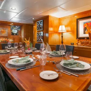 FORMAL DINING
