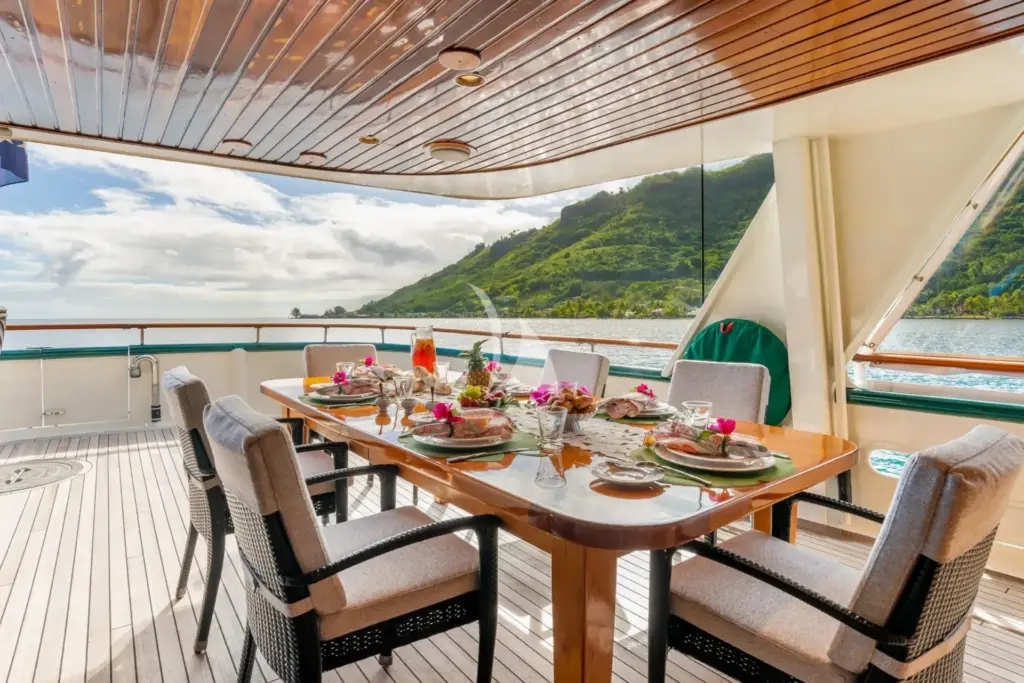 Askari - AFT DECK DINING