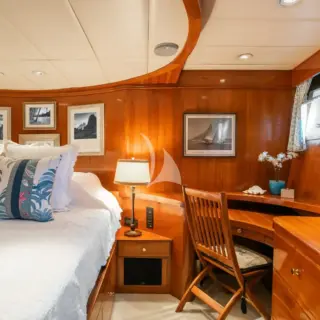 MASTER STATEROOM WITH KING