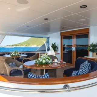 Main deck aft