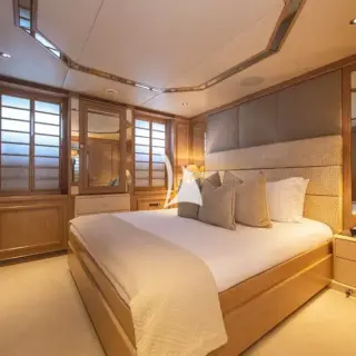 Double guest cabin