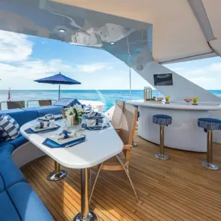 Flybridge Settee and Bar