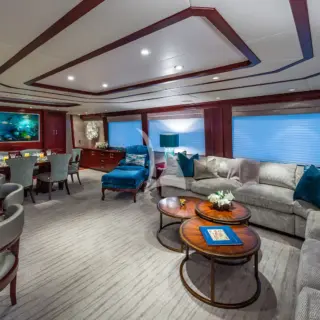Main Salon Bar & Formal Dining