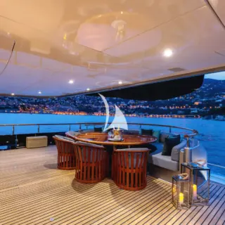 Main deck aft