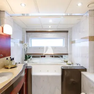 Master suite bathroom