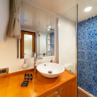 Double Cabin Bathroom