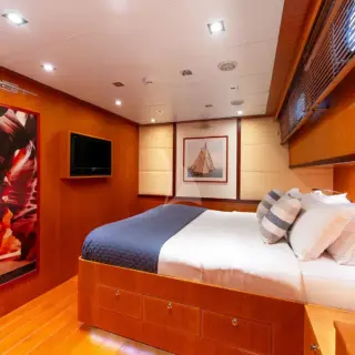 Double Cabin