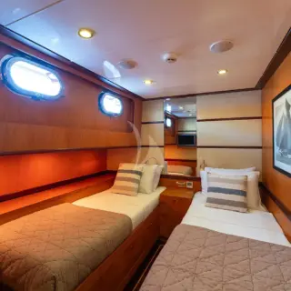 Twin Cabin