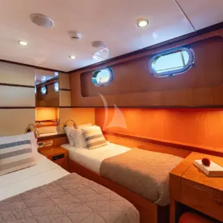 Twin Cabin
