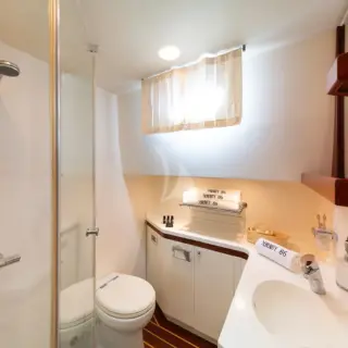 Twin Cabin Bathroom