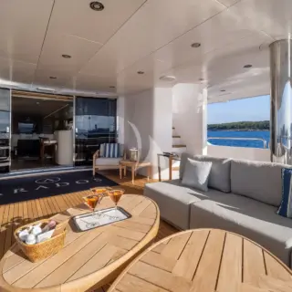 Main deck aft