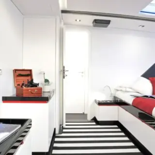 NOMAD IV - Master Cabin