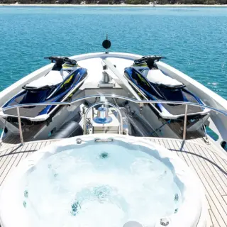 Foredeck Jacuzzi