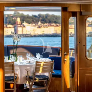 Main aft deck
