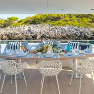 Aft dining area I