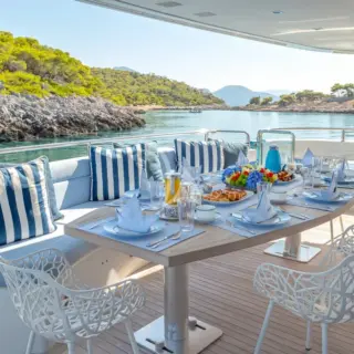 Aft dining area II