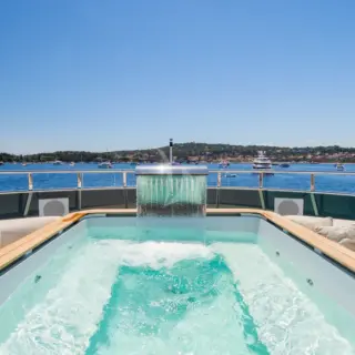 Sundeck Jacuzzi