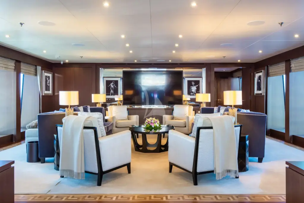 THE WELLESLEY - Main saloon