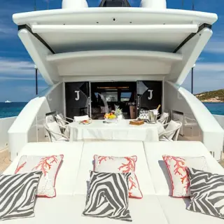 Stern sunpad