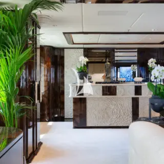 Upper salon bar - bridge deck