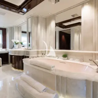 Master suite ensuite - main deck