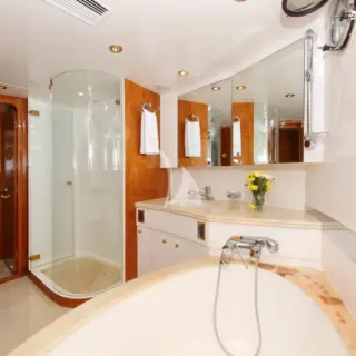 Master ensuite
