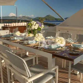 Sun deck Al fresco dining