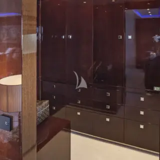 Walk in closet
