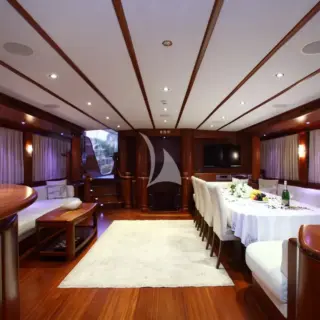 Salon III