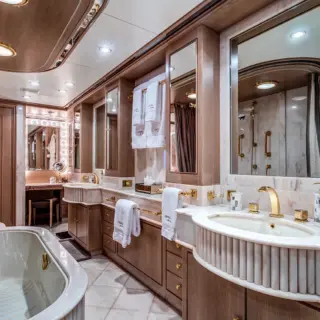 MASTER ENSUITE