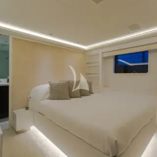 Port VIP cabin