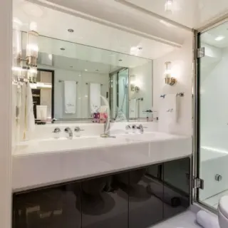 Master ensuite