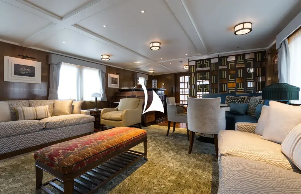 MALAHNE - Main deck salon